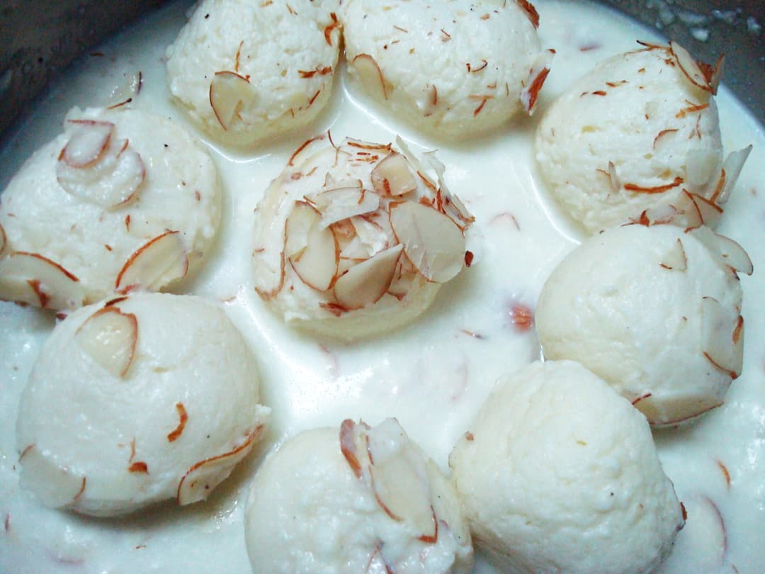 কমিলার রসমলাই: মিষ্টির শহরের গর্ব thumbnailImage